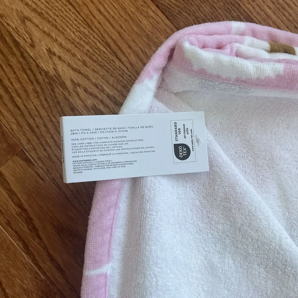 Marimekko Unikko 4 piece Towel Set Pink White Poppy Floral Bath Hand Fingertip